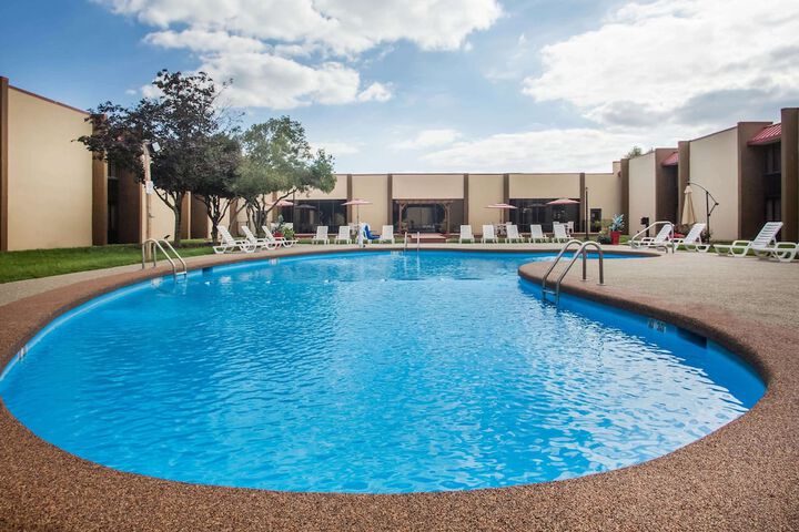 Pool 5 of 39