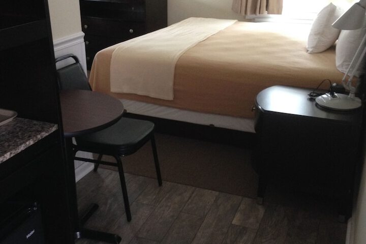 Room 22 of 35