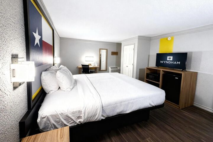 Super 8 by Wyndham Nacogdoches Near University