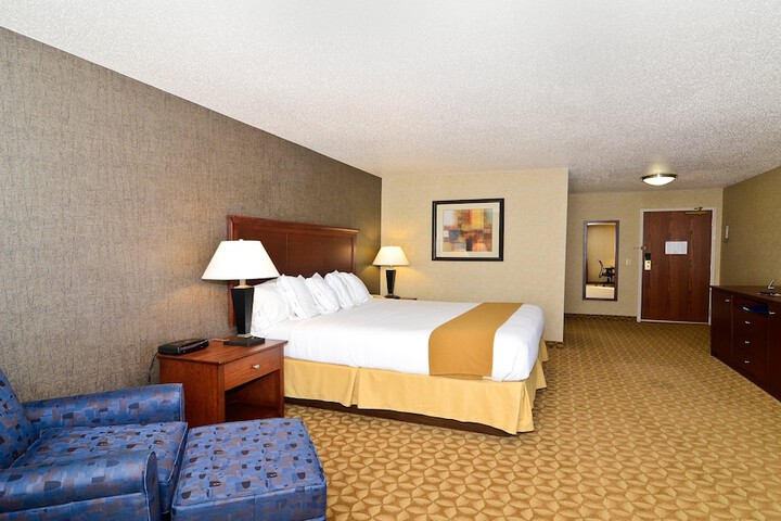 Room 15 of 36
