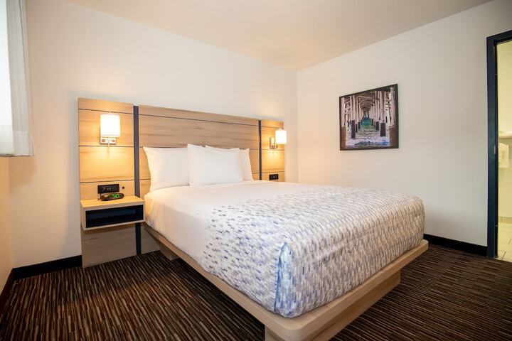 Room 16 of 27