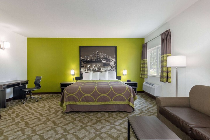 Room 27 of 38