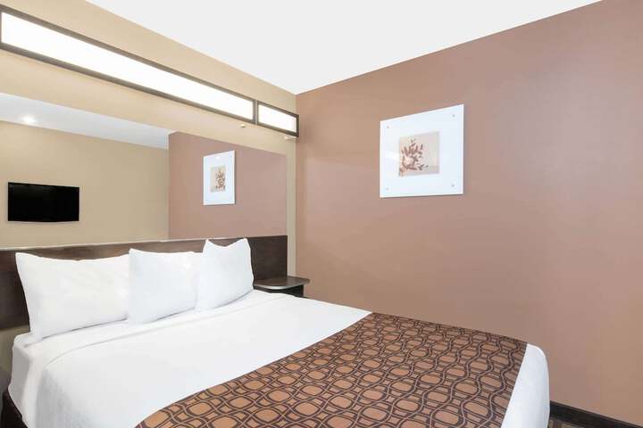 Room 7 of 23