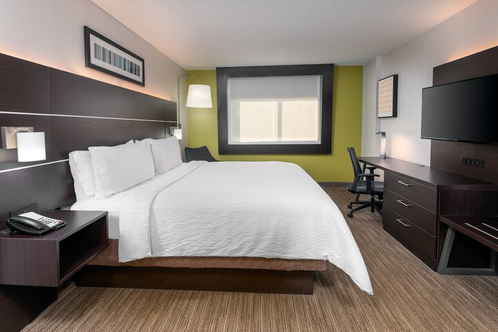 Room 11 of 29
