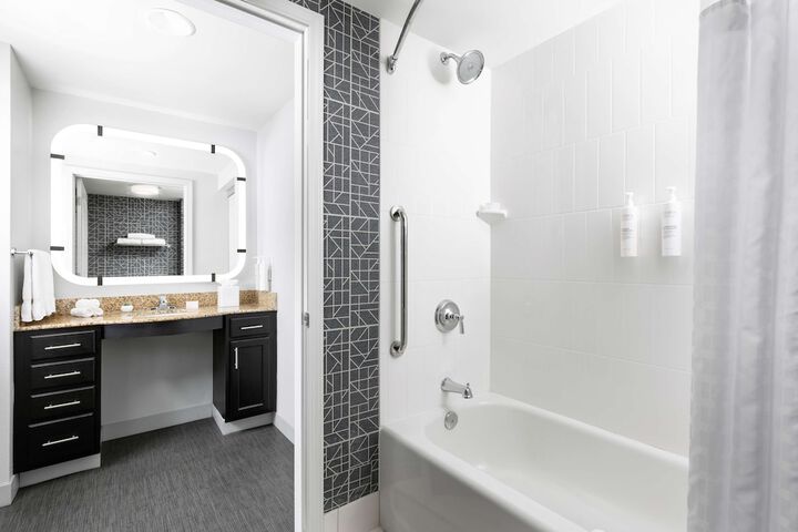 Homewood Suites by Hilton Manchester / Airport