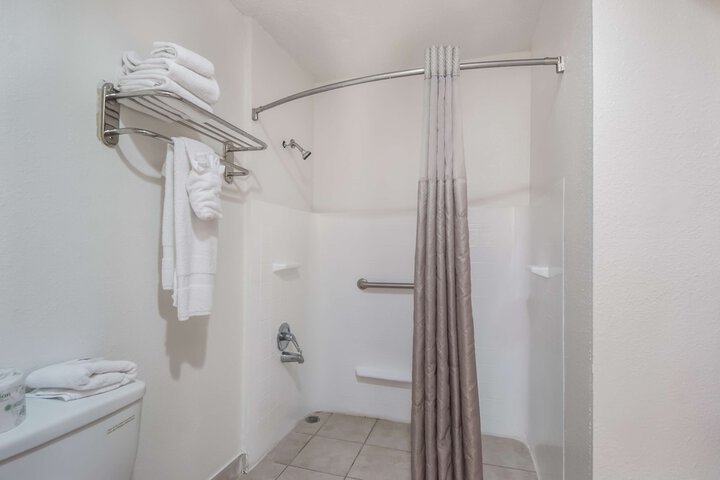 Room 15 of 26