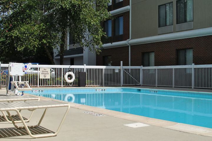 Pool 10 of 46