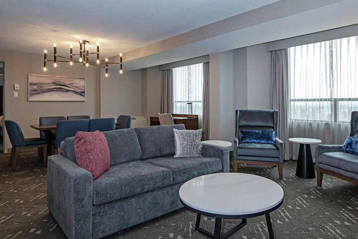 DoubleTree by Hilton Hotel West Edmonton