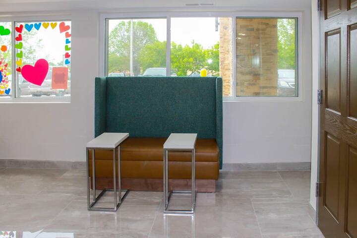 Clarion Pointe Bettendorf - Quad Cities