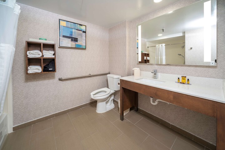Room 15 of 34