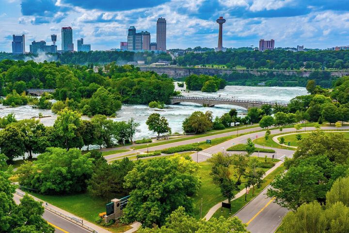 Holiday Inn Niagara Falls State Park Entry by IHG