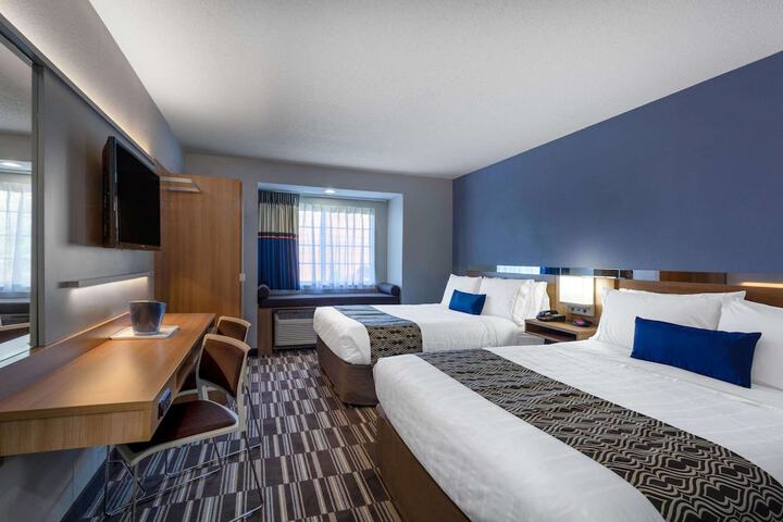 Room 12 of 16