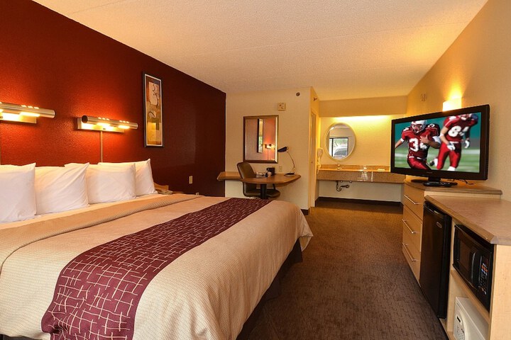 Room 8 of 24