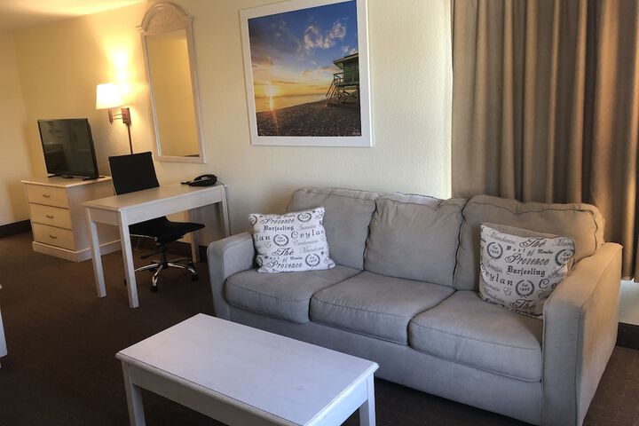 Room 26 of 40