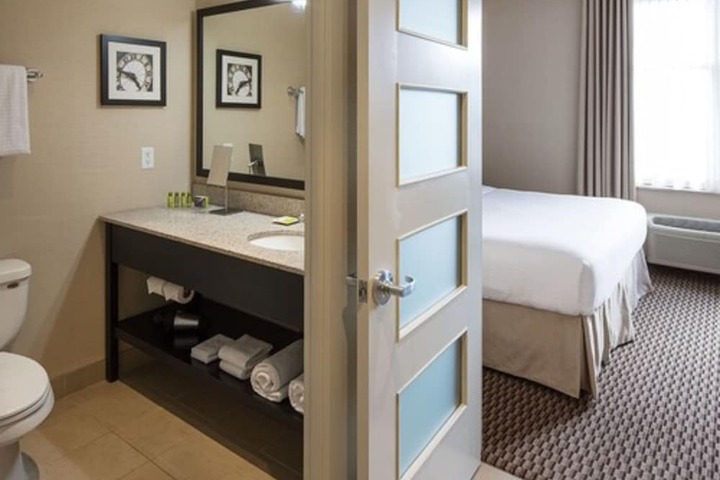 Room 15 of 60