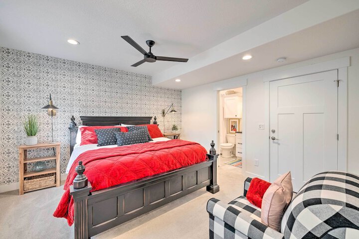 Vibrant Chic Home 20 Mi to Salt Lake City!