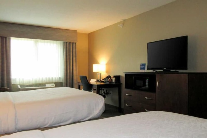 Room 50 of 76