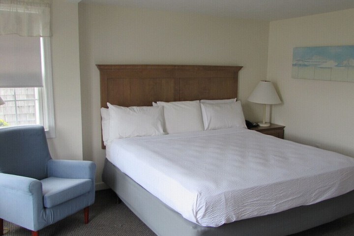 Lighthouse Inn