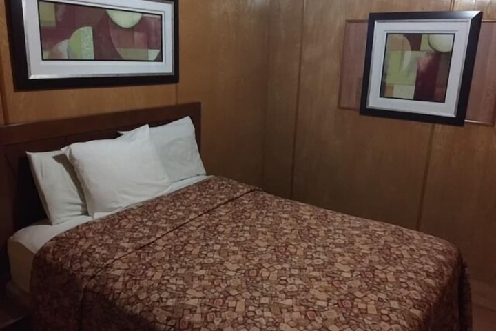 Room 32 of 89