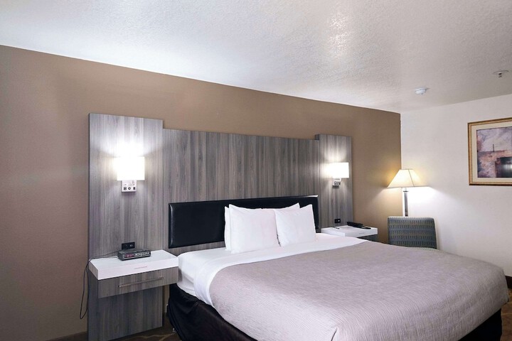 Quality Inn & Suites Longview Kelso
