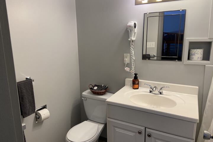 Room 11 of 28
