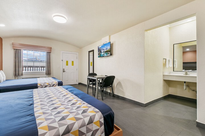 Room 12 of 79