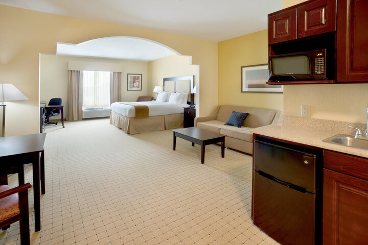 Room 7 of 34