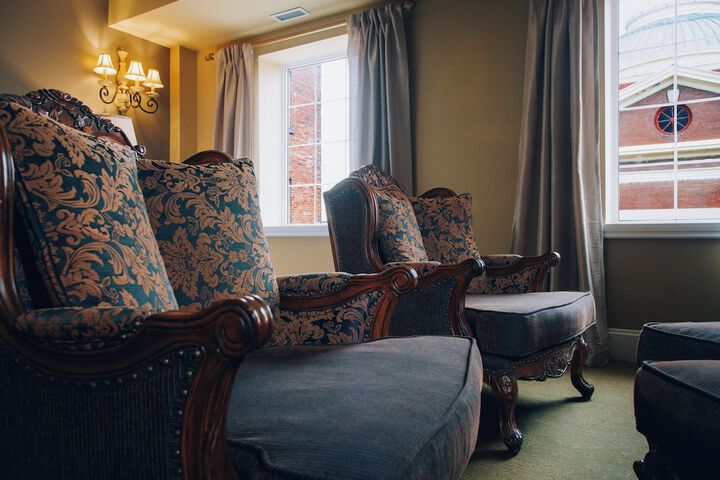 Grant Hall Hotel