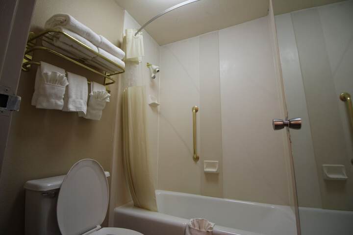 Room 30 of 64