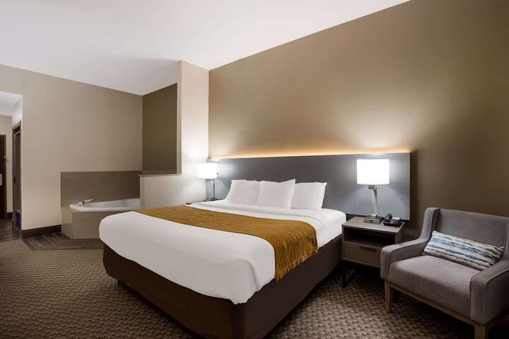 Room 32 of 48