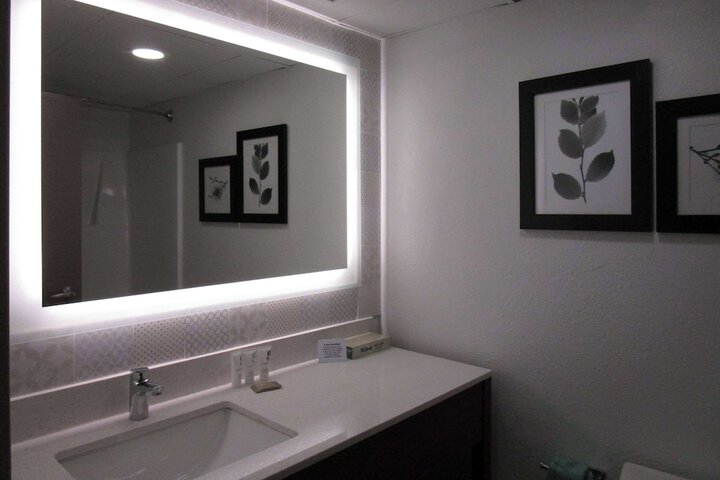 Room 28 of 36