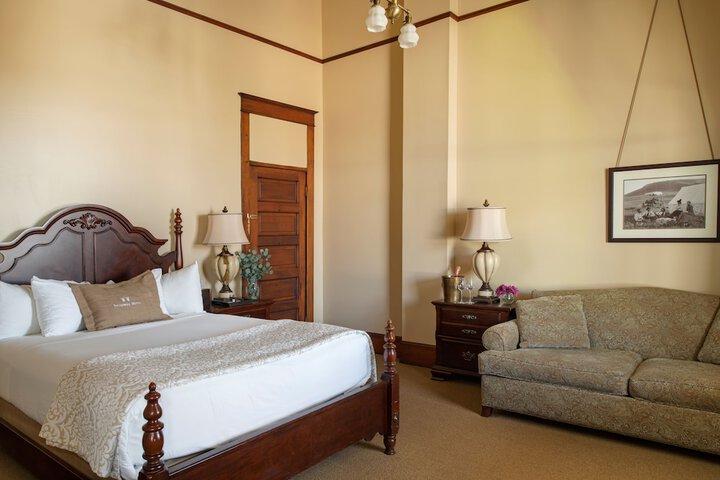 Room 25 of 64