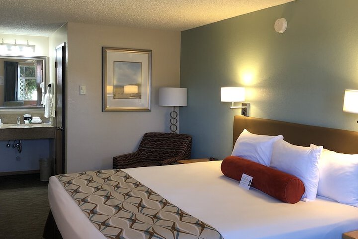 Super 8 by Wyndham Florence OR