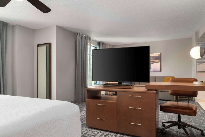 Room 35 of 71