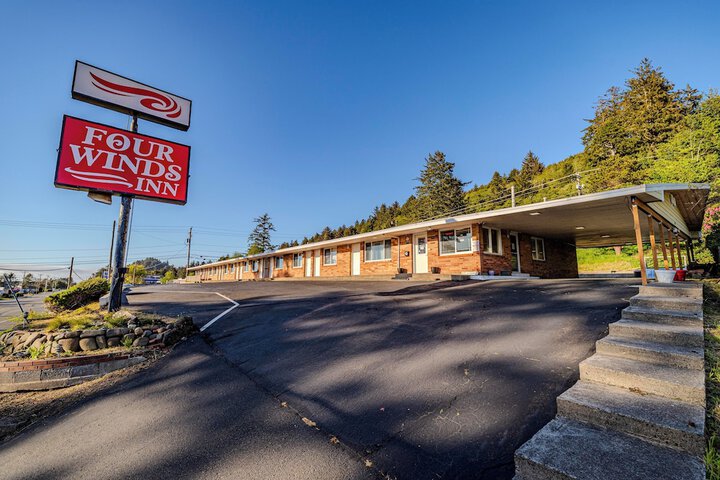 Four Winds Motel
