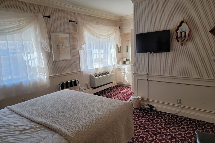 Room 116 of 208