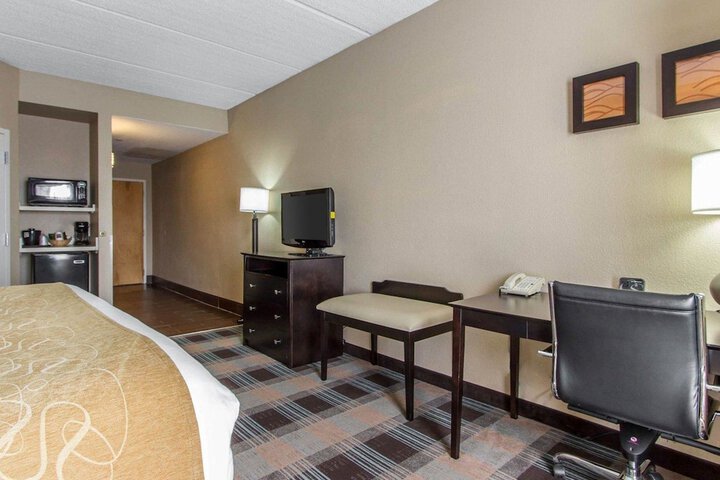 Room 8 of 32