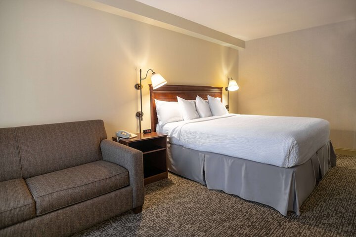 Room 42 of 49