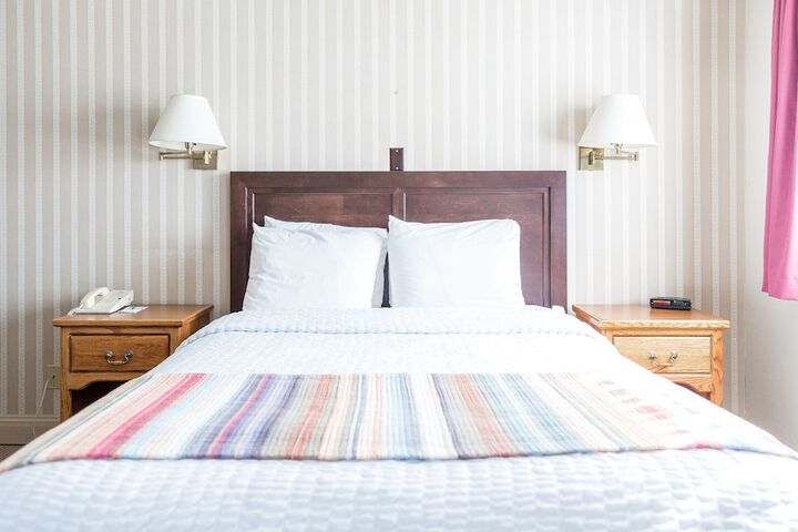 Coachman Inn & Suites