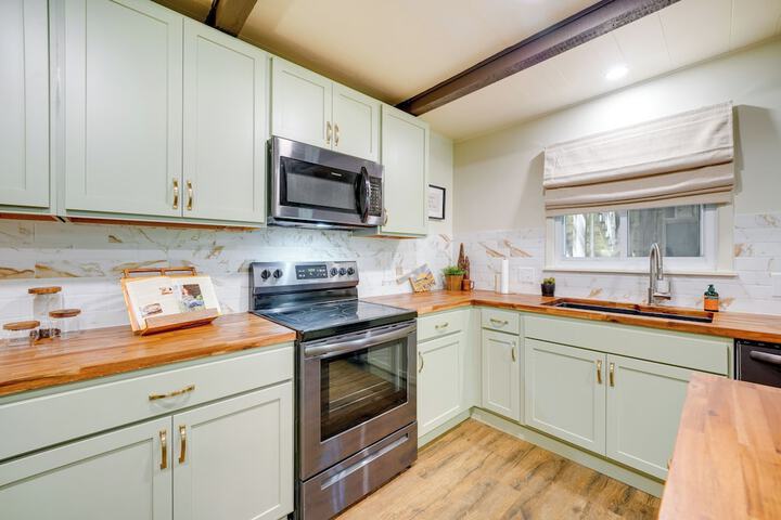 Idyllic Eufaula Vacation Rental: Close to Lake!