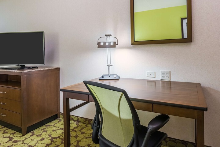 Room 13 of 36