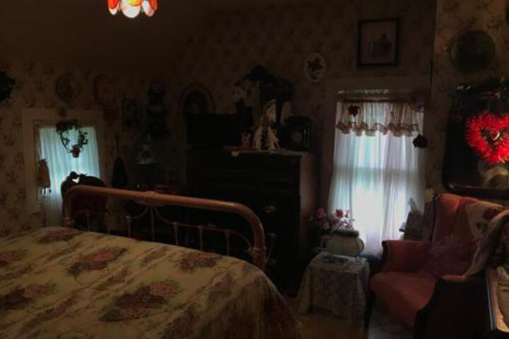 Twenty Woodlawn Bed & Breakfast
