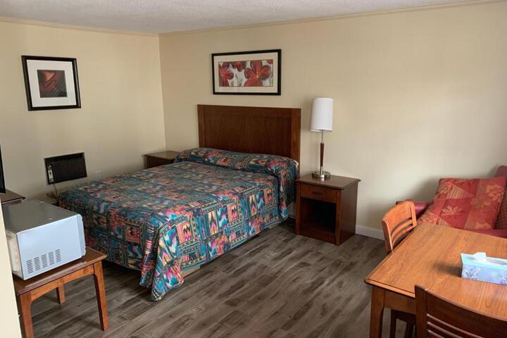 Stonehouse Motel and Restaurant