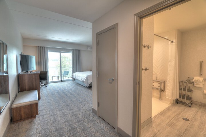 Room 83 of 107