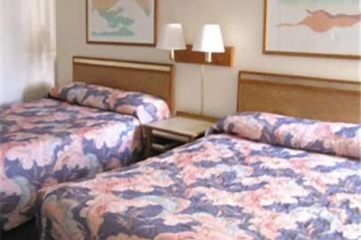 Room 8 of 22