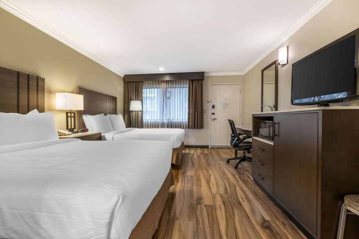 Best Western Plus Orange County Airport North