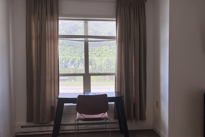 Room 74 of 82