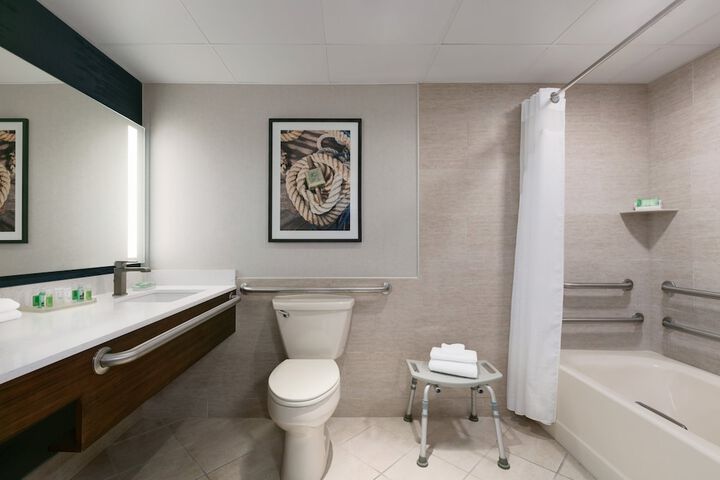 Room 50 of 103