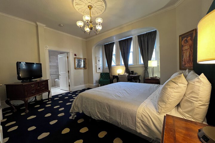 Room 27 of 47