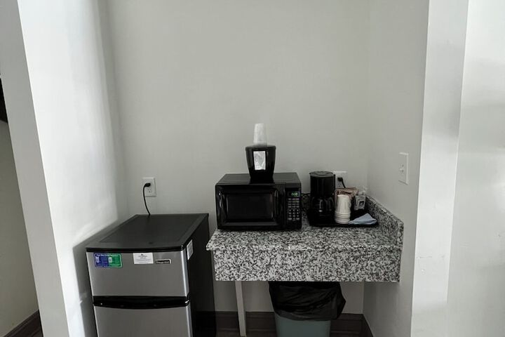 Room 33 of 46